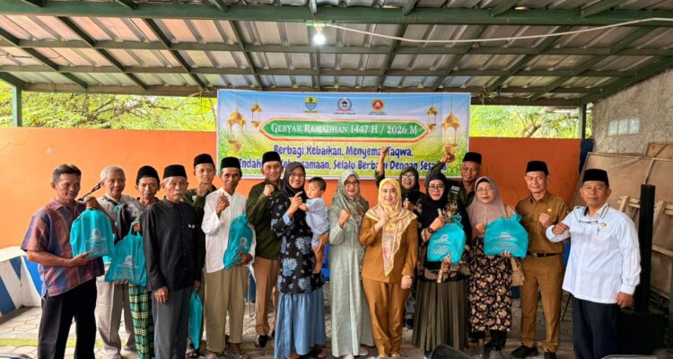Wakil Wali Kota Cirebon Siti Farida Rosmawati menghadiri kegiatan “Gebyar Ramadan Berbagi Kasih” yang diselenggarakan oleh Lembaga Pemberdayaan Masyarakat (LPM) Kelurahan Karyamulya, Kecamatan Kesambi, Senin (2/3/2026) sore.