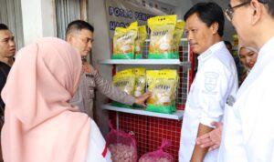 Wali Kota Cirebon Effendi Edo bersama jajaran Forum Komunikasi Pimpinan Daerah (Forkopimda) meninjau ketersediaan dan distribusi bahan kebutuhan pokok serta bahan bakar minyak (BBM) menjelang Hari Besar Keagamaan Nasional (HBKN) Ramadan dan Idulfitri 1447 Hijriah, Kamis (5/3/2026).