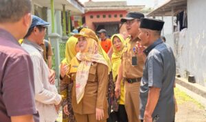 Wakil Wali Kota Cirebon, Siti Farida Rosmawati, melakukan kunjungan silaturahmi sekaligus berdialog dengan warga RW 12 Kelurahan Kalijaga, Selasa (10/3/2026).