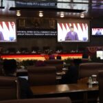 Pemerintah Kota bersama DPRD mengikuti Sidang Tahunan MPR RI serta Sidang Bersama DPR RI dan DPD RI Tahun 2026 dalam rangka memperingati Hari Ulang Tahun (HUT) ke-81 Kemerdekaan Republik Indonesia. Pidato Kenegaraan Presiden RI Prabowo Subianto disaksikan bersama dalam Rapat Paripurna DPRD Kota Cirebon, Jumat (14/8/2026).